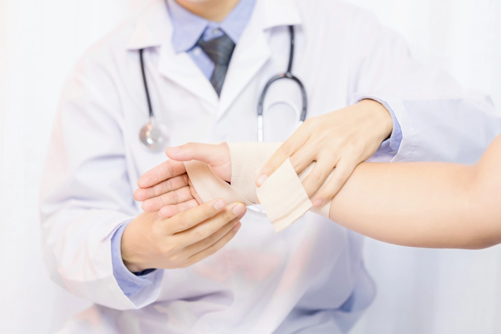 Advanced Wound Dressings at R3 Wound Care and HBOT, Texas
